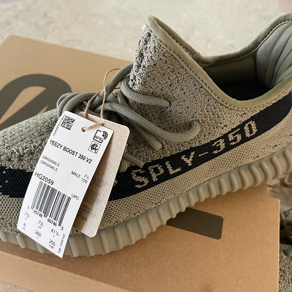 Yeezy 350, size 8 in male, slate/ core black